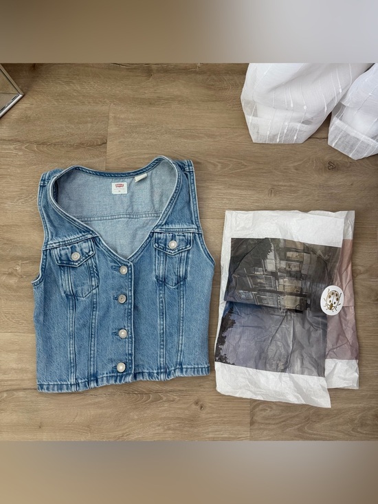 Levi's Tops - Aritzia Levi's Bella Denim Corset
